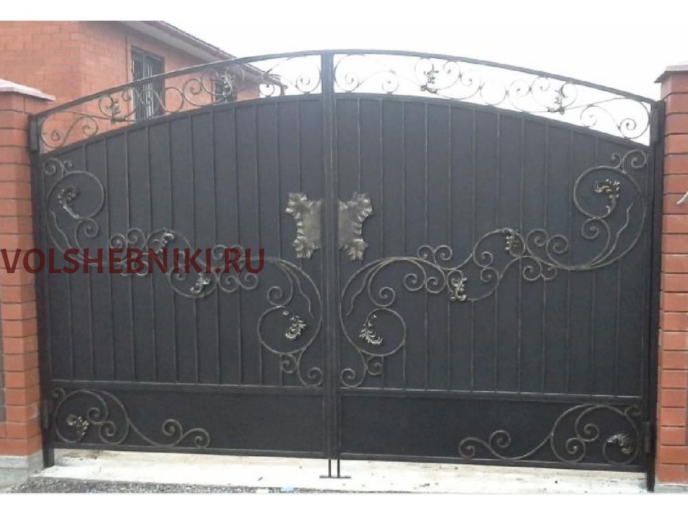 ВОРОТА С НАКЛАДНЫМ КОВАНЫМ РИСУНКОМ ВКВ-11